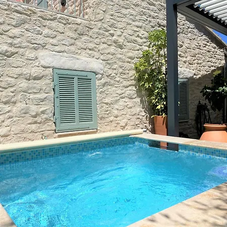 Maritime Elegance, Sunny Comfort Your Chic Refuge In Provence Toulon