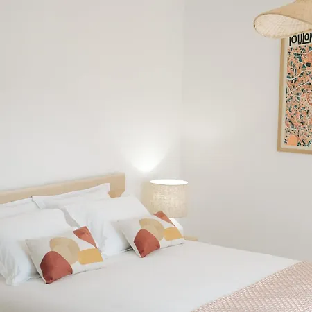 Maritime Elegance, Sunny Comfort Your Chic Refuge In Provence Toulon